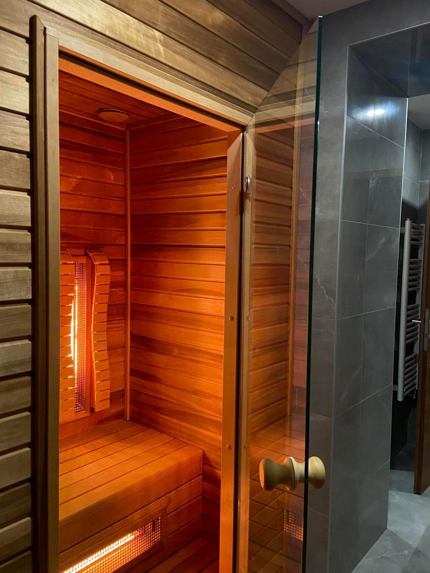 Artis Boutique Hotel Сомбатхей Экстерьер фото